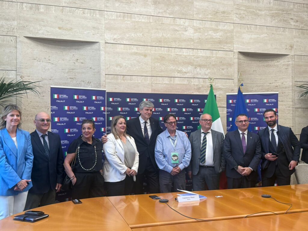 Turismo organizzato: Assoviaggi Confesercenti, “Bene accordo con ministero, le vacanze sono un valore da promuovere”
